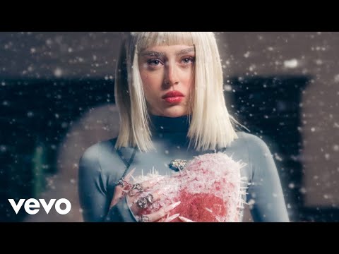 Nicki Nicole - Frío (Official Video)